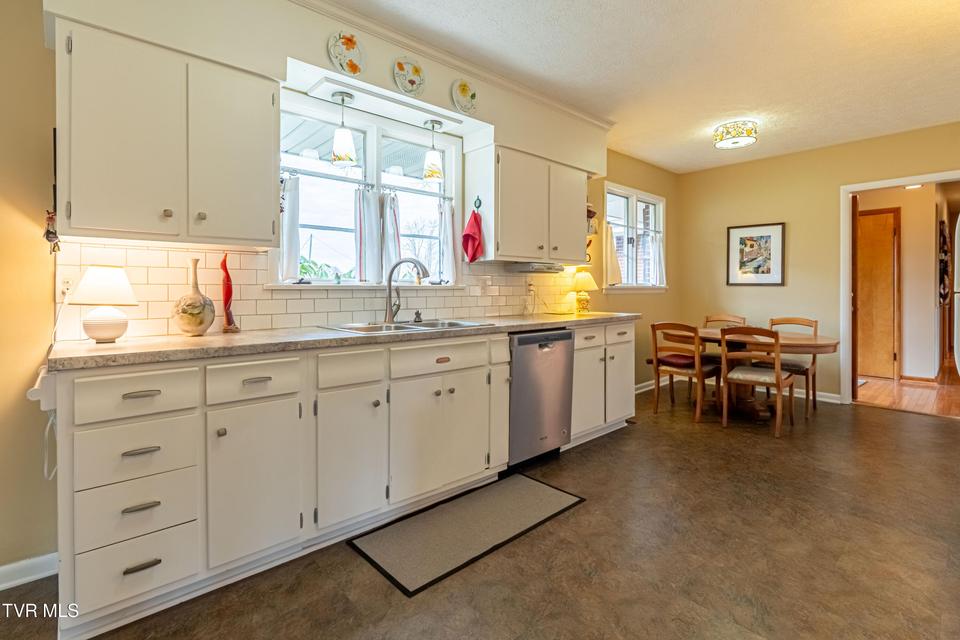 Photo #10: 196 Crestview Drive