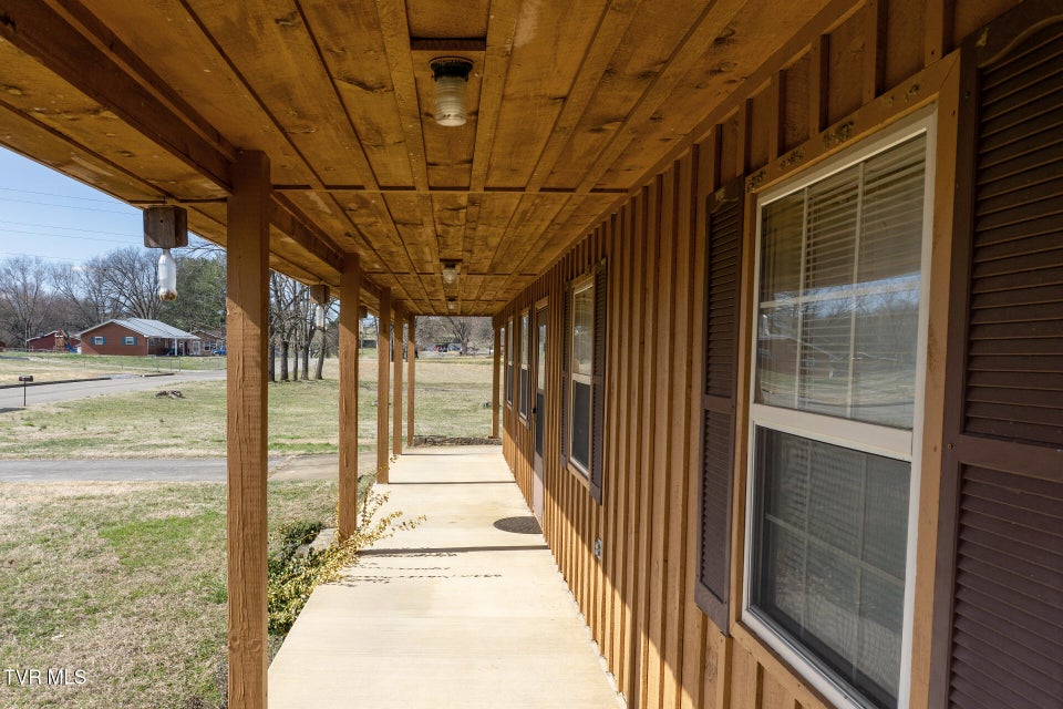 Photo #4: 185 Davy Crockett Drive