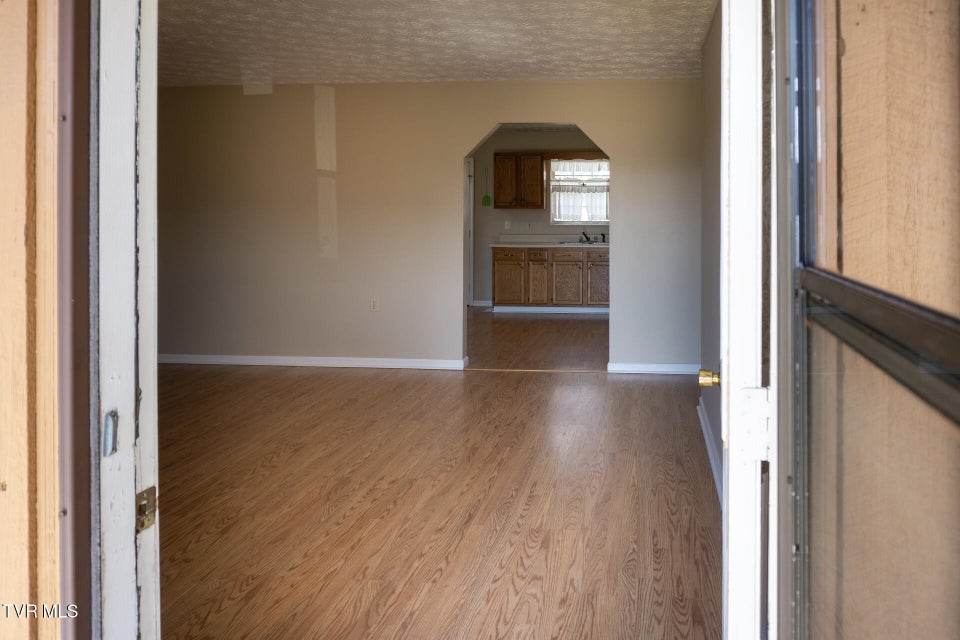 Photo #5: 185 Davy Crockett Drive