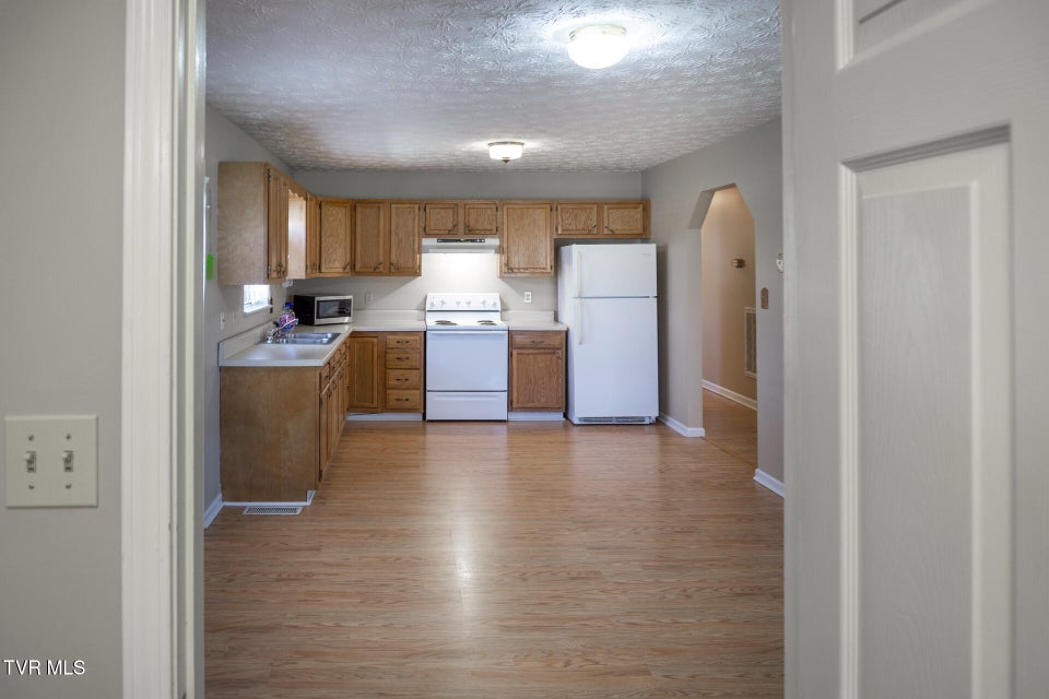 Photo #10: 185 Davy Crockett Drive