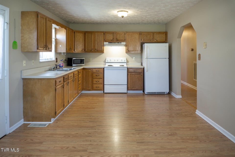 Photo #12: 185 Davy Crockett Drive