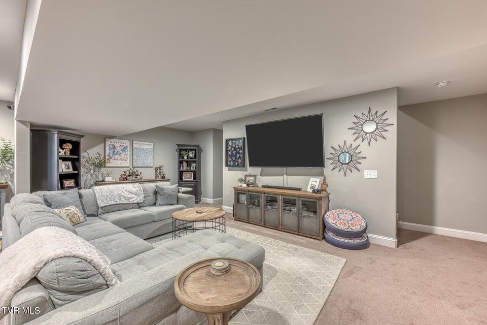 Photo #40: 480 Manchester Place