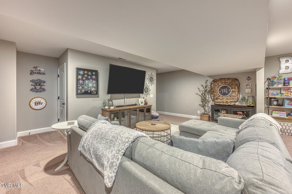 Photo #41: 480 Manchester Place