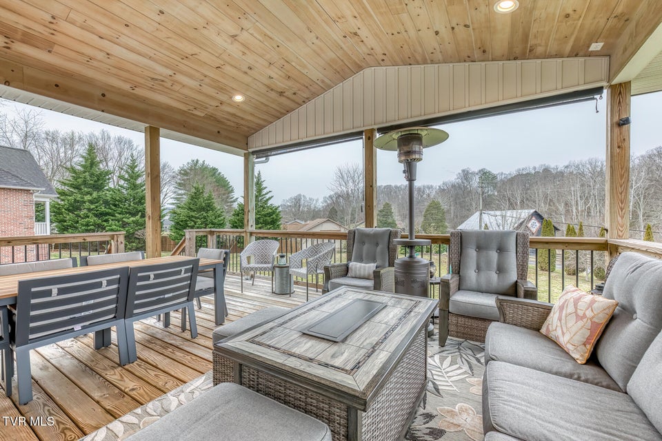 Photo #35: 480 Manchester Place