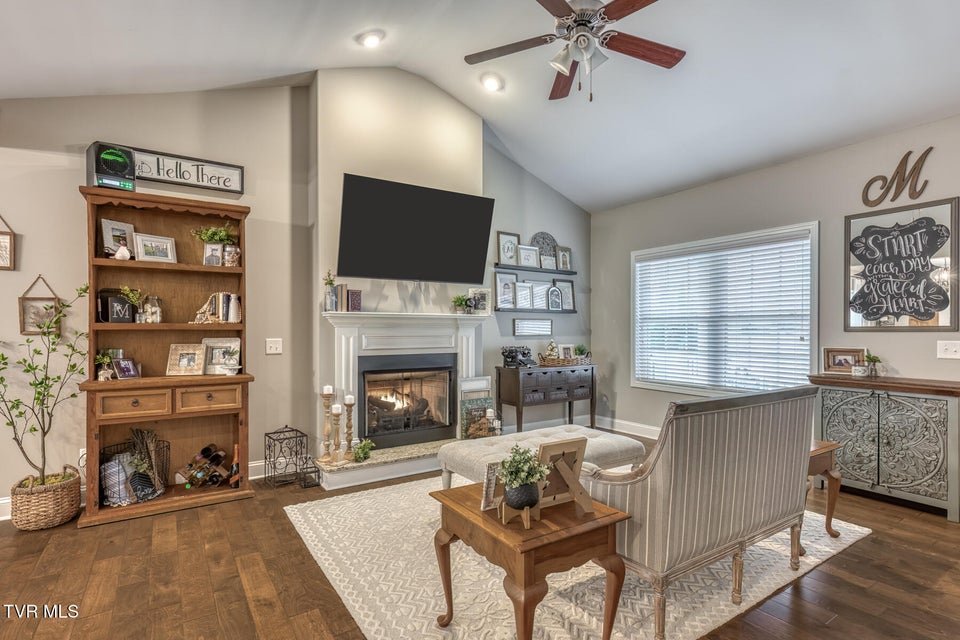 Photo #7: 480 Manchester Place