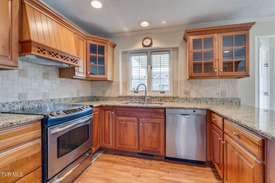 Photo #18: 115 Wedgewood Circle