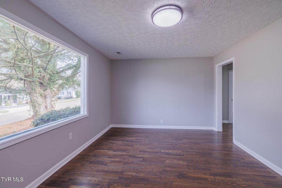 Photo #2: 1621 Fairfield Avenue