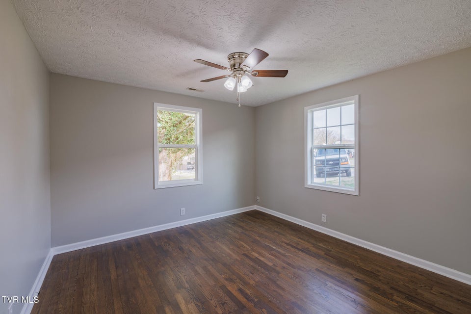 Photo #6: 1621 Fairfield Avenue