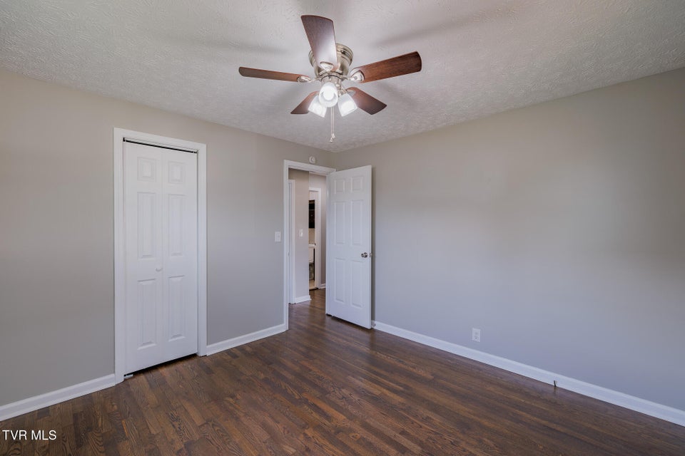 Photo #7: 1621 Fairfield Avenue