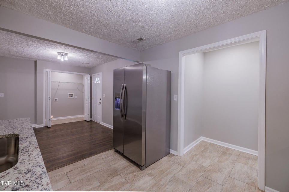 Photo #10: 1621 Fairfield Avenue