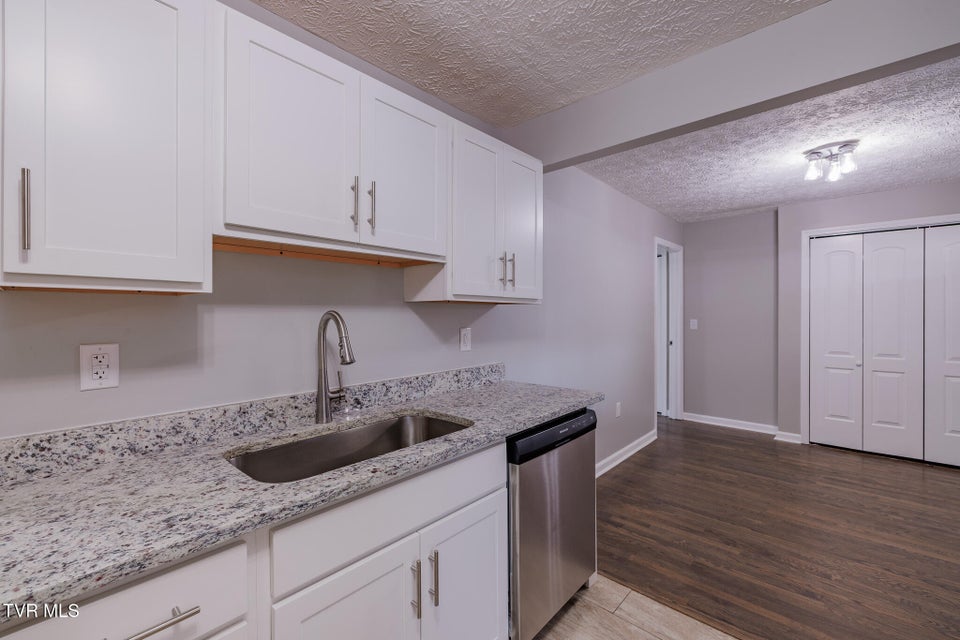 Photo #12: 1621 Fairfield Avenue