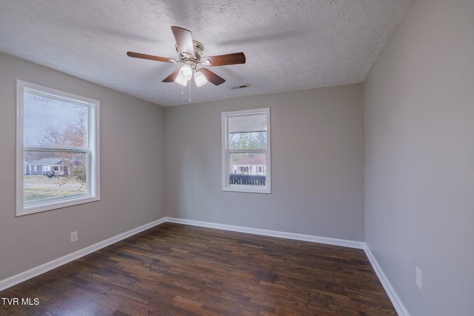 Photo #14: 1621 Fairfield Avenue