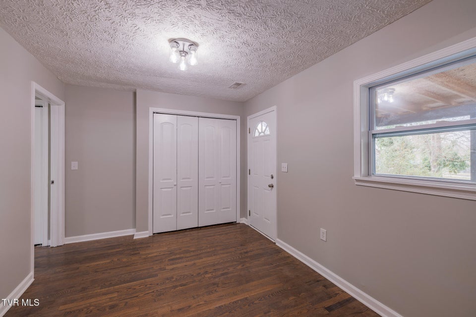 Photo #17: 1621 Fairfield Avenue