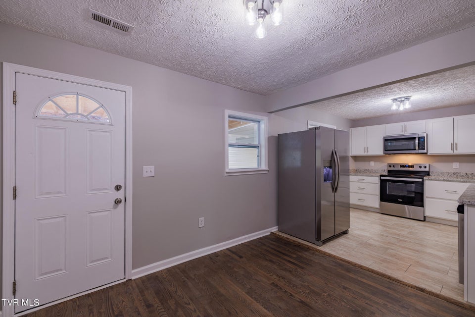 Photo #23: 1621 Fairfield Avenue