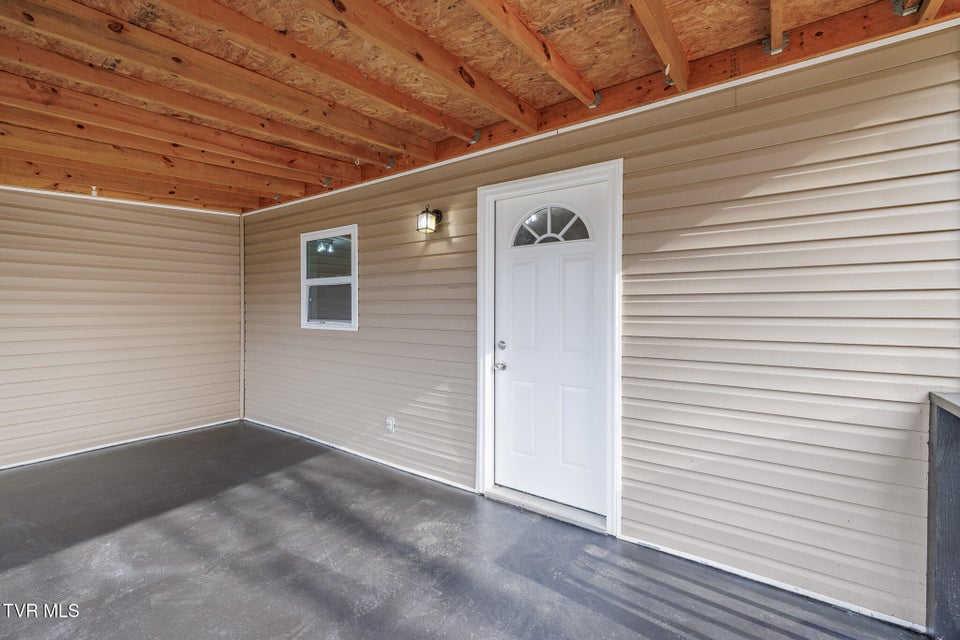 Photo #25: 1621 Fairfield Avenue