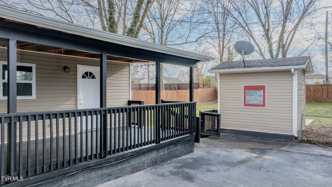 Photo #26: 1621 Fairfield Avenue