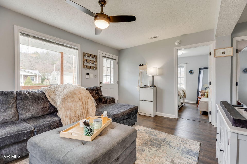 Photo #5: 2526 Park Avenue