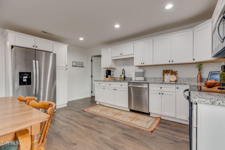 Photo #8: 2526 Park Avenue