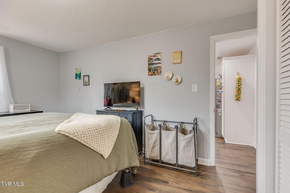 Photo #11: 2526 Park Avenue