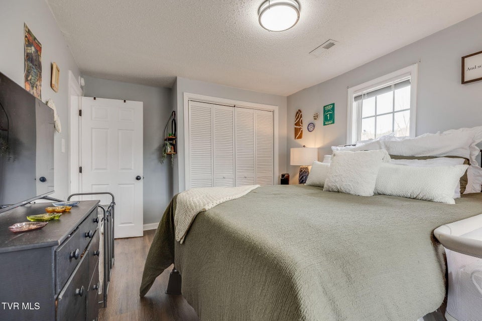 Photo #12: 2526 Park Avenue