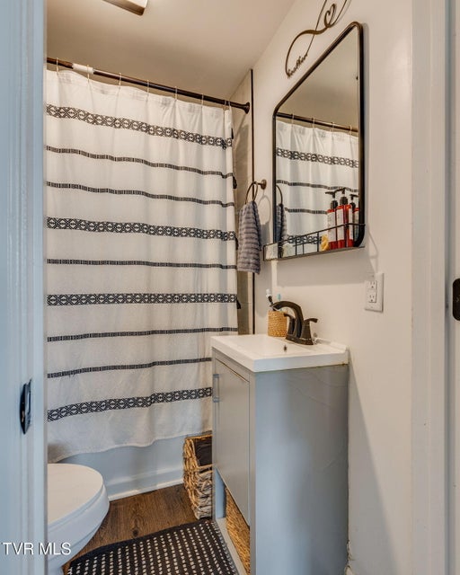 Photo #13: 2526 Park Avenue