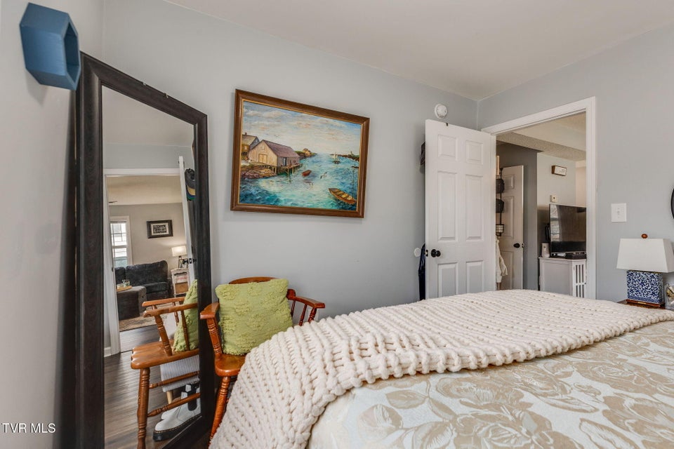 Photo #16: 2526 Park Avenue