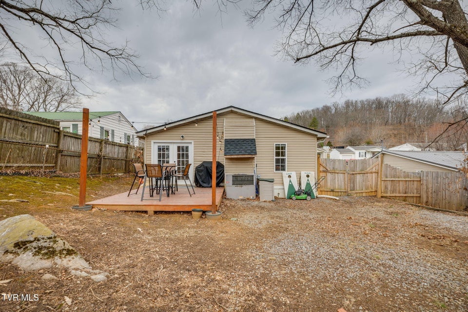 Photo #21: 2526 Park Avenue