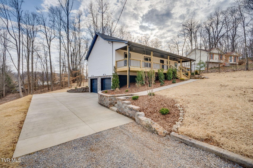 Photo #2: 137 Madeline Lane