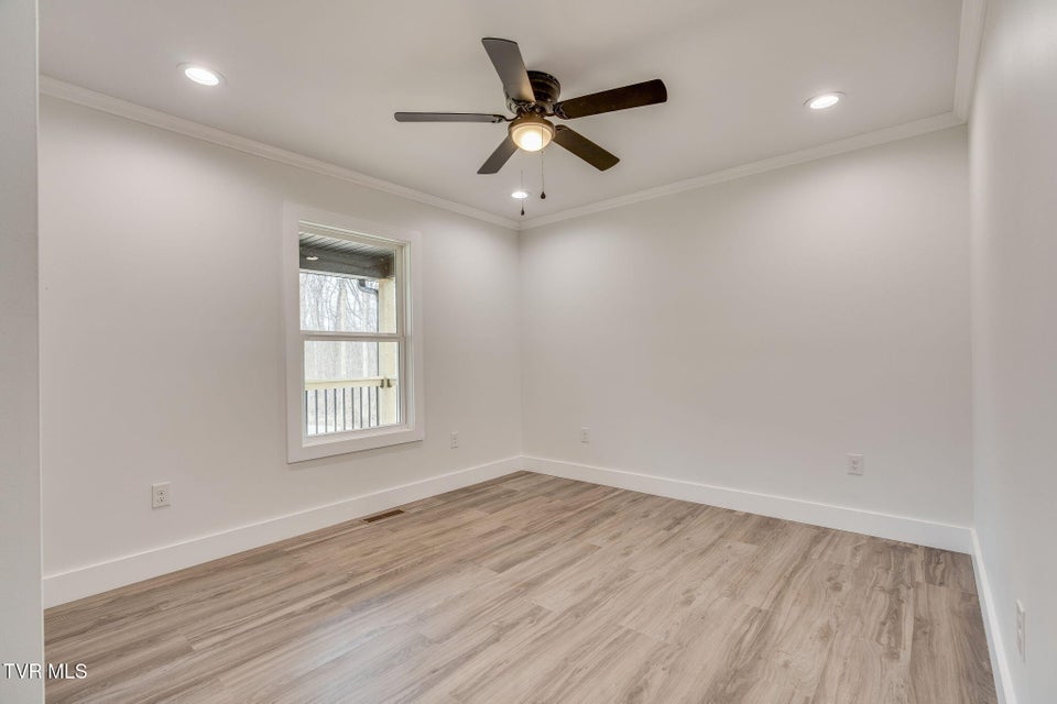 Photo #17: 137 Madeline Lane