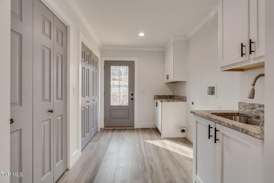 Photo #19: 137 Madeline Lane