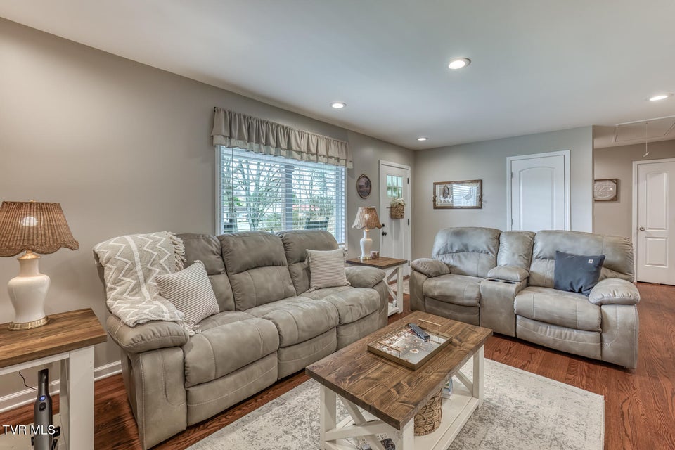 Photo #7: 105 Eastern Star Road