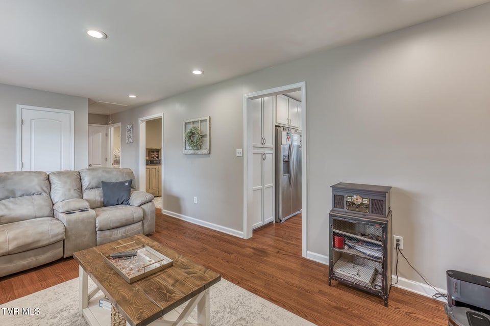 Photo #8: 105 Eastern Star Road