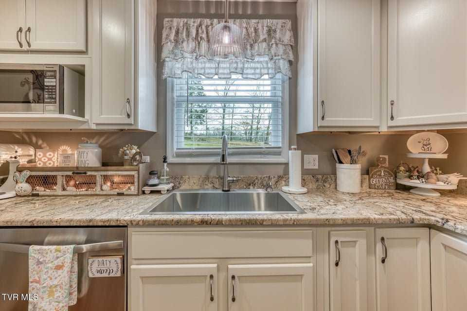 Photo #12: 105 Eastern Star Road