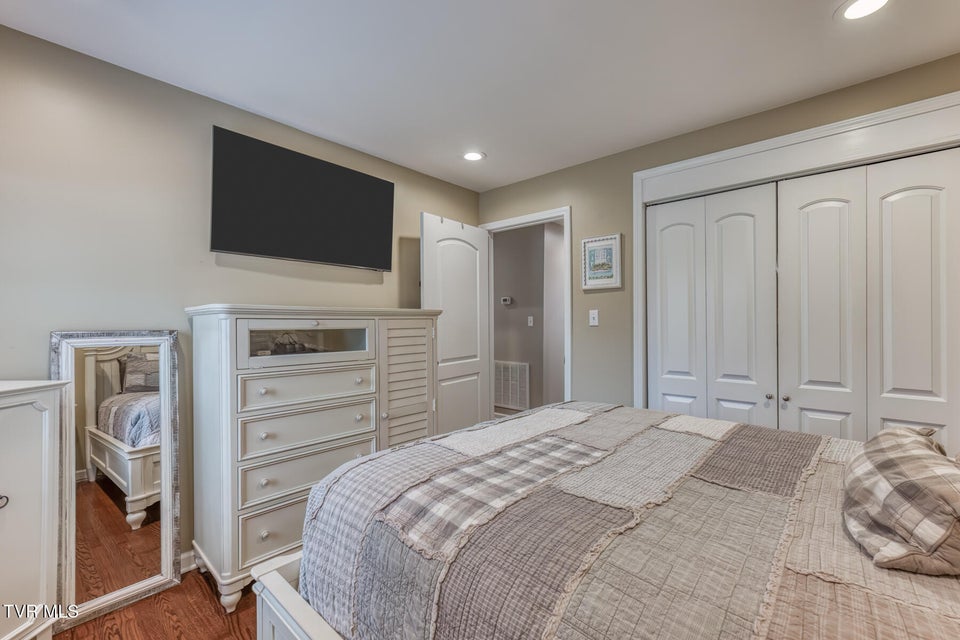 Photo #18: 105 Eastern Star Road