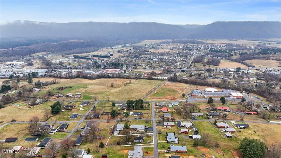 Photo #11: 308 Hunt Avenue