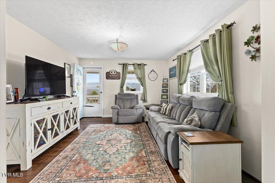 Photo #17: 308 Hunt Avenue