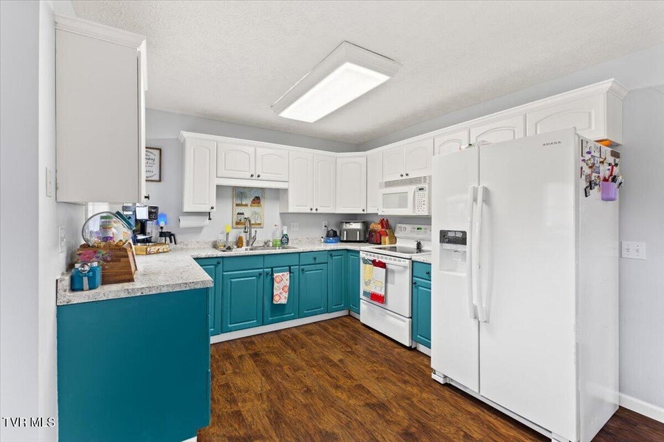 Photo #21: 308 Hunt Avenue