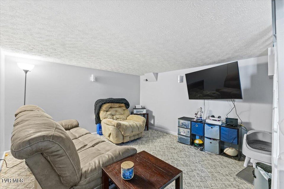 Photo #33: 308 Hunt Avenue