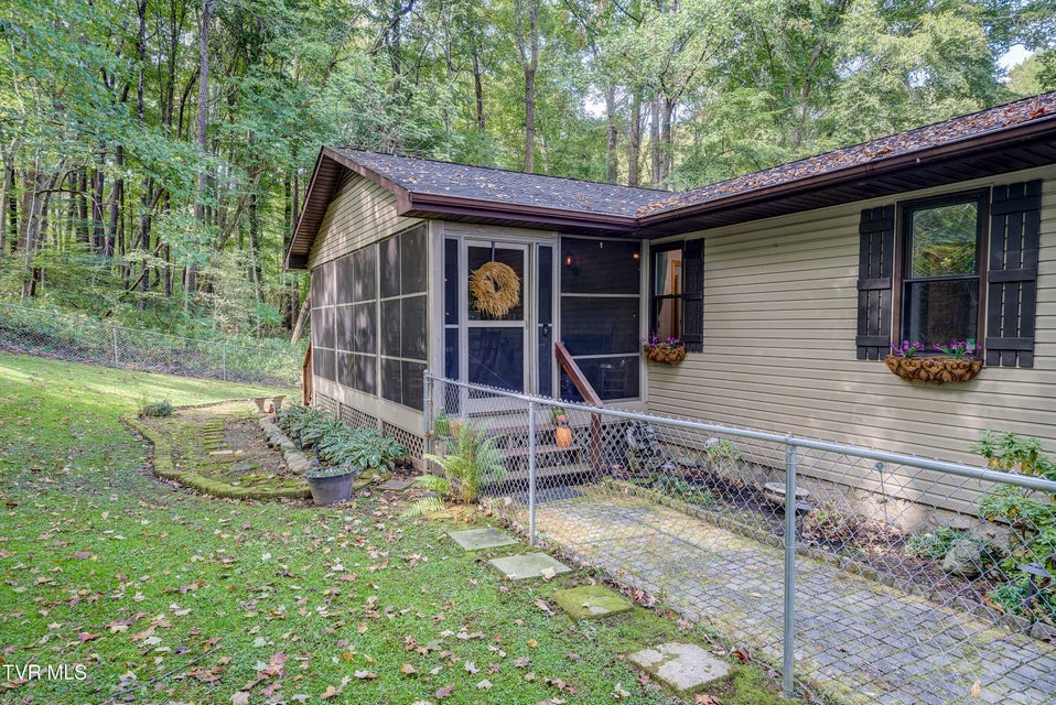 Photo #4: 589 Headtown Road