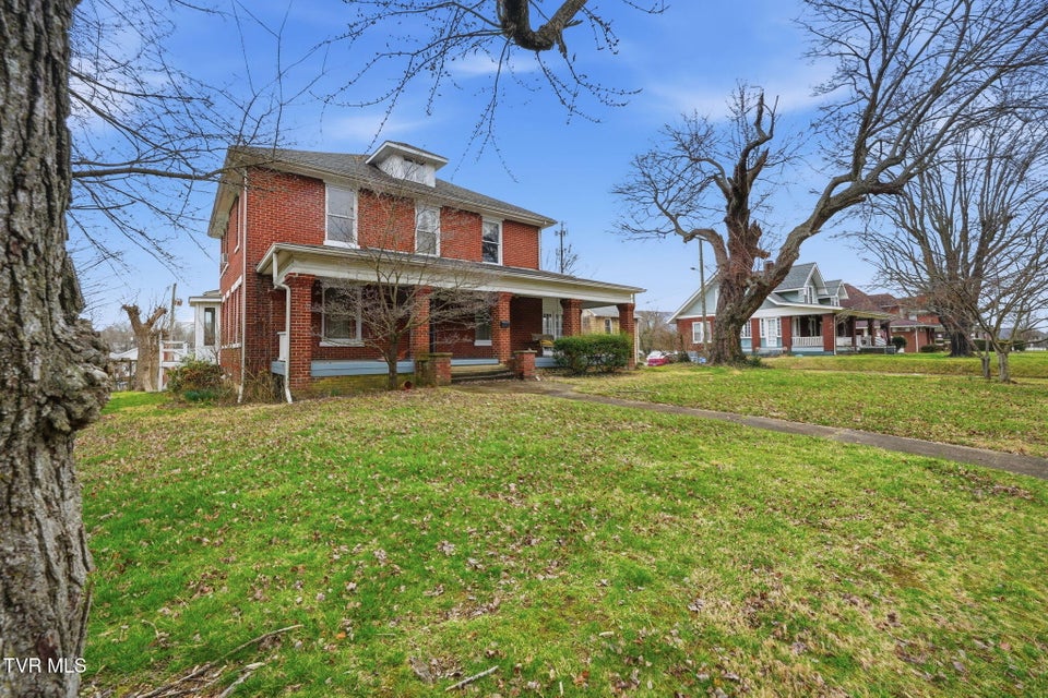 Photo #4: 1221 Sullivan Street