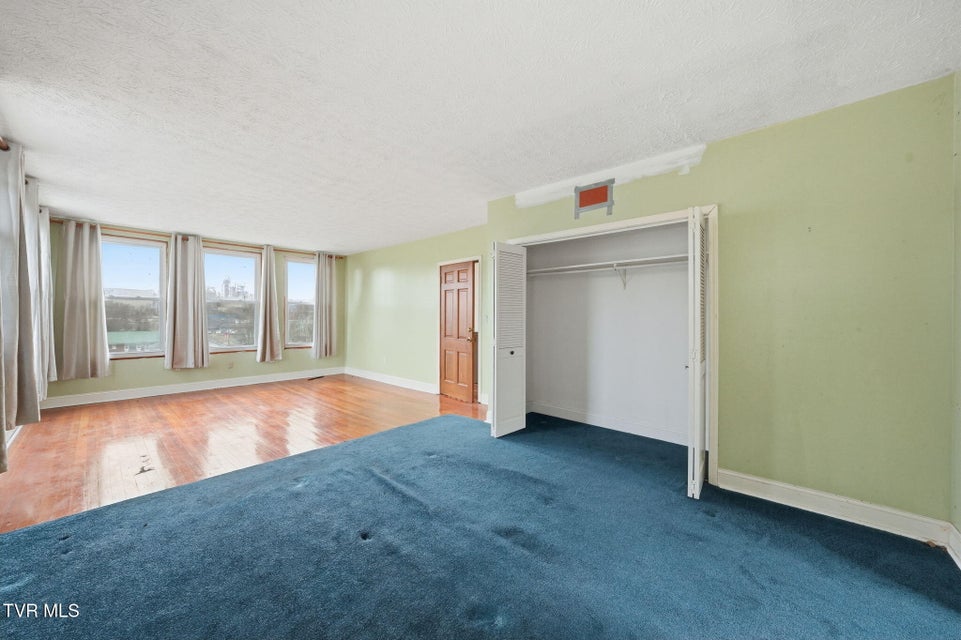 Photo #36: 1221 Sullivan Street