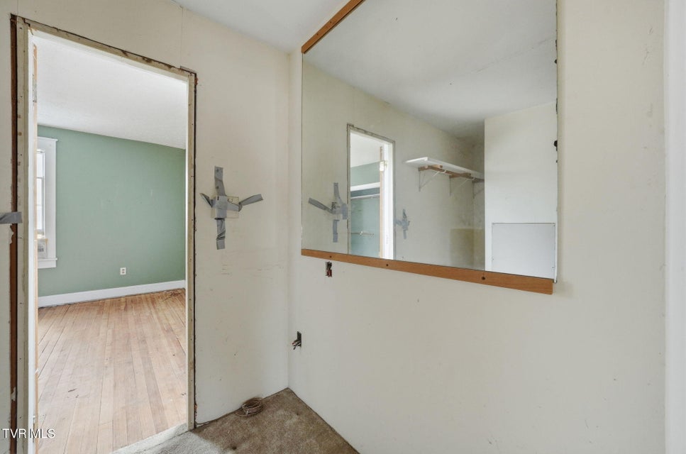 Photo #46: 1221 Sullivan Street