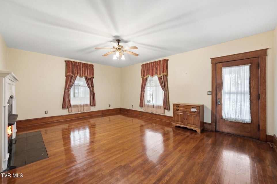 Photo #26: 1221 Sullivan Street