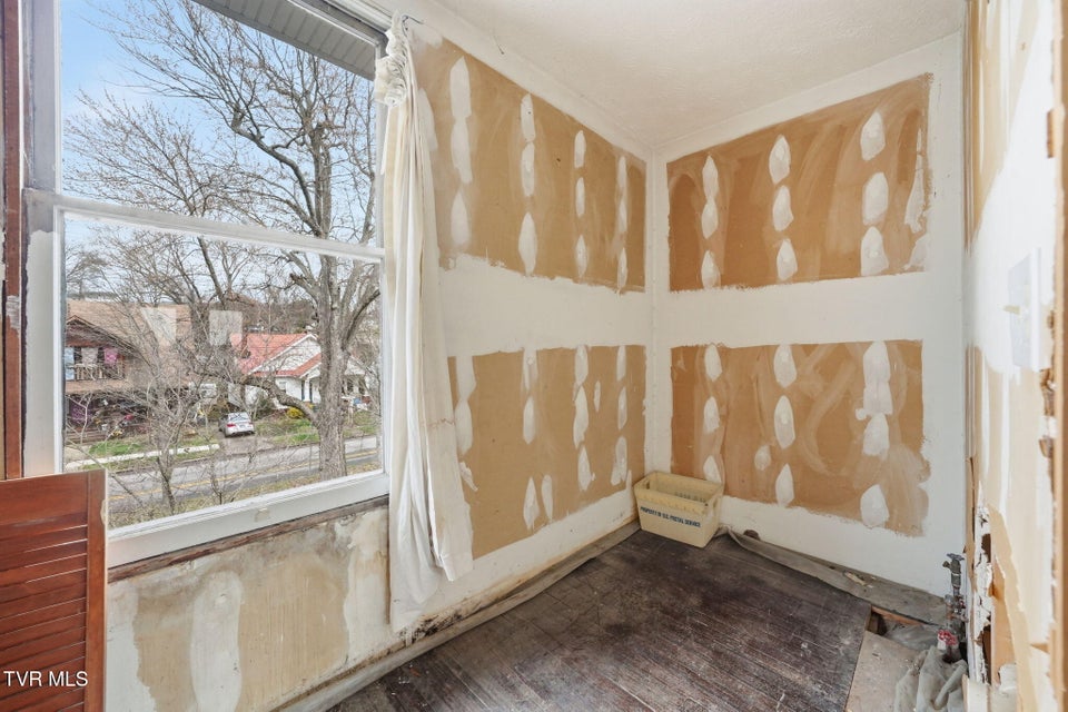 Photo #47: 1221 Sullivan Street