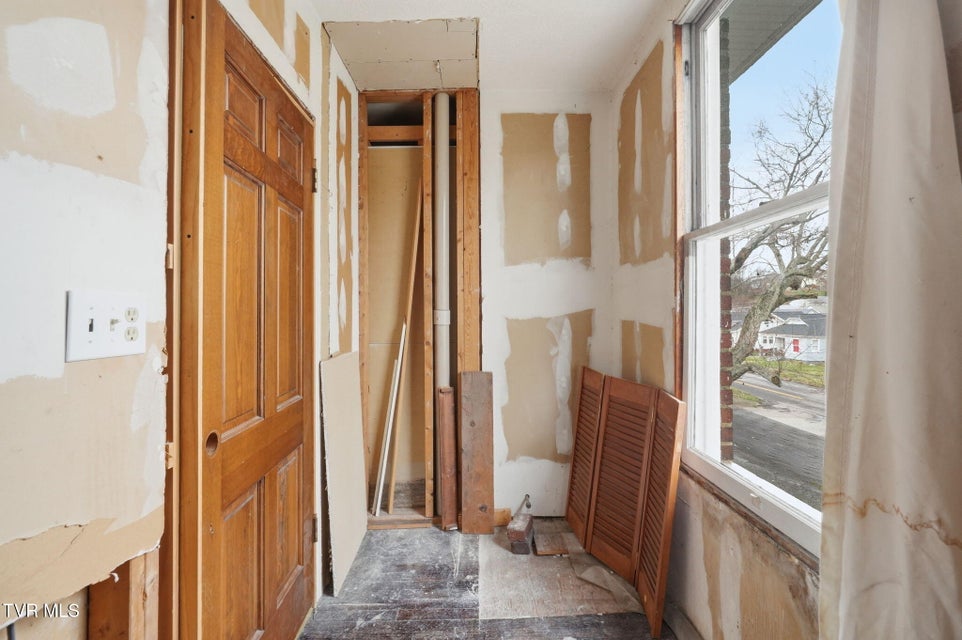 Photo #49: 1221 Sullivan Street