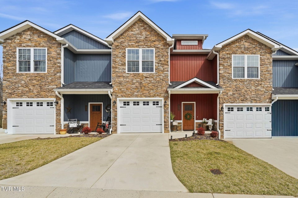 Photo #2: 323 Piper Glen Glen