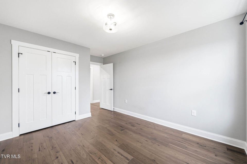 Photo #27: 323 Piper Glen Glen