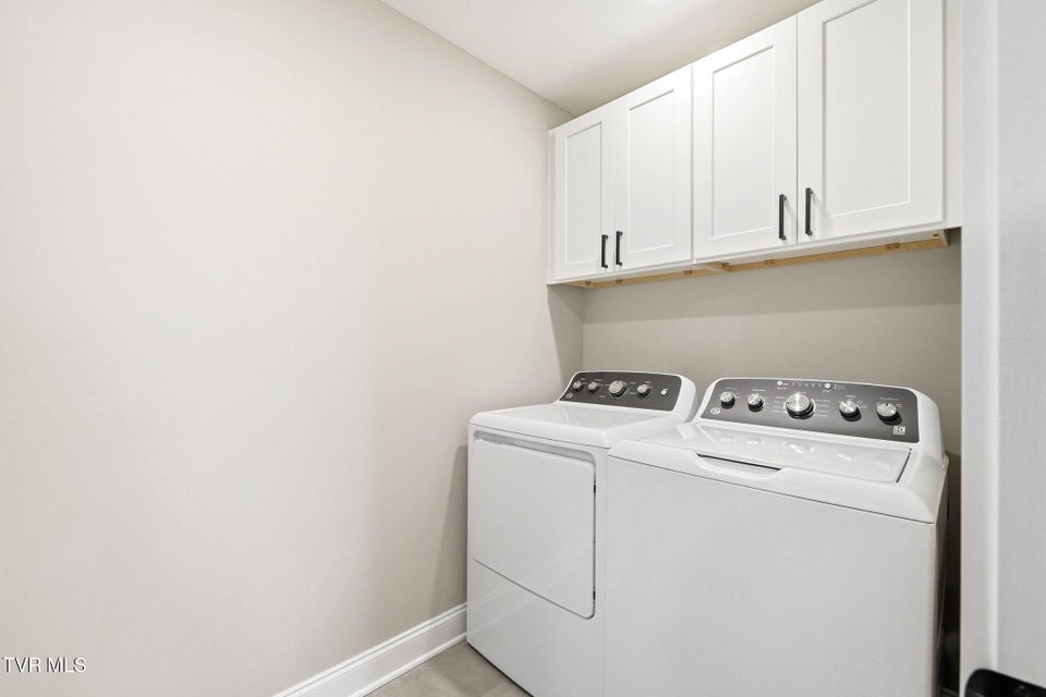 Photo #33: 323 Piper Glen Glen