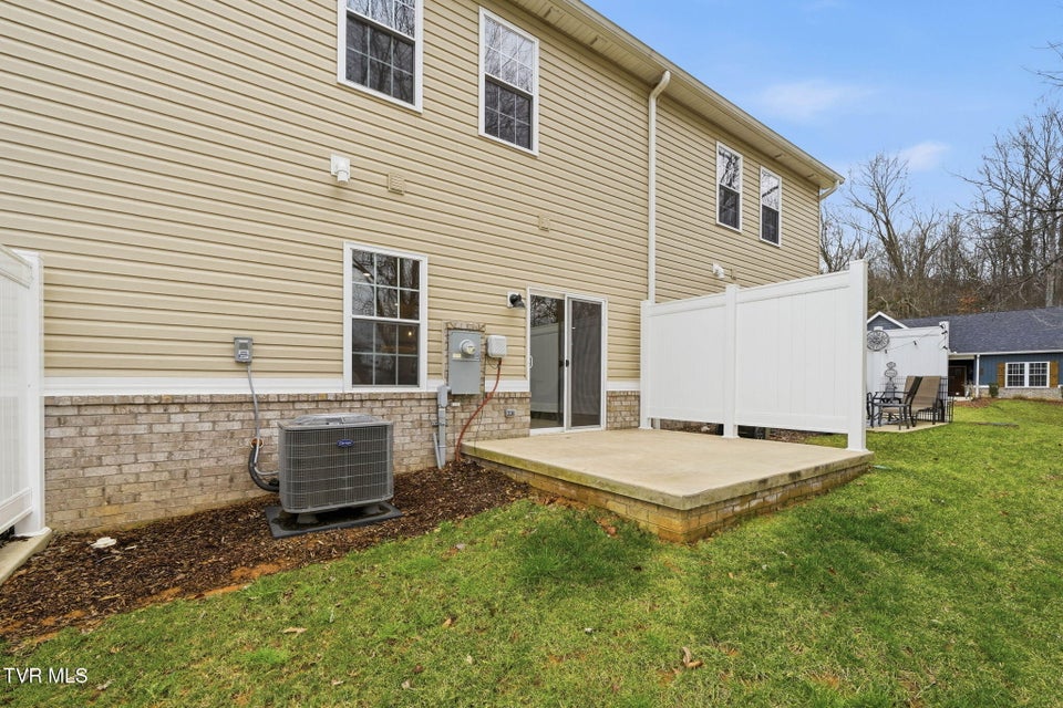 Photo #37: 323 Piper Glen Glen