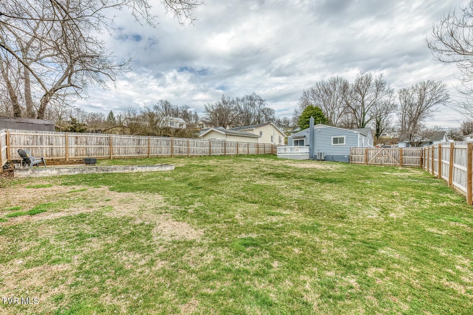 Photo #5: 916 Clark Street